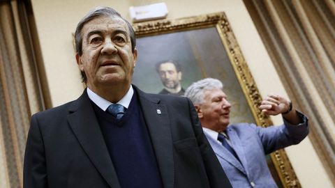 El ex secretario general del PP Francisco Álvarez Cascos, durante su comparecencia ante la Comisión de Investigación sobre la supuesta financiación ilegal del PP.
