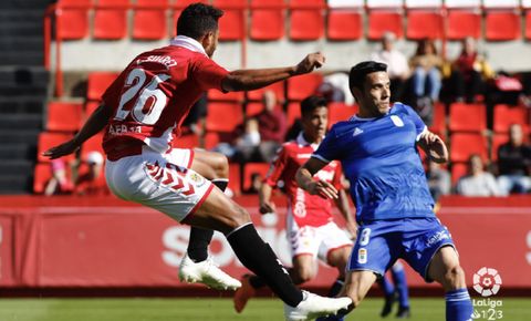 Gol Luis Suarez Ramon Folch Nastic Real Oviedo Nou Estadi.Ramón Folch no puede evitar el gol de Luis Suárez