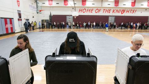 Votantes en un instituto de Georgia, Atlanta