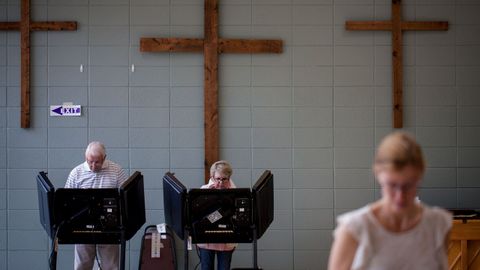 Ciudadanos votando en Charlotte, Carolina del Norte