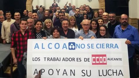 Un grupo de afiliados de CCOO en Alicante se solidariza con Alcoa