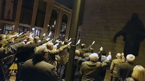 La hermandad de defensores de Oviedo