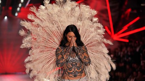 Adrina Lima se emociona en su ltimo desfile para Victorias Secret