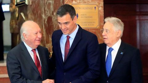 Los expresidentes de Brasil y de Chile, Cardoso (a la izquierda) y Lagos, junto a Snchez ayer en el Foro Iberoamericano