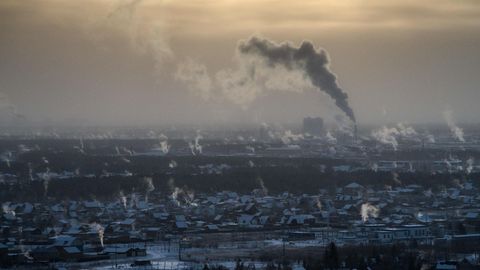 Vista de la ciudad de Yakutsk, en Siberia oriental, con la temperatura del aire en aproximadamente 35 grados centígrados