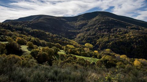 Una vista de los montes conocidos como Alto da Pedra y Alto do Largo