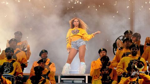 Beyoncé durante su actuación en el festival de Coachella
