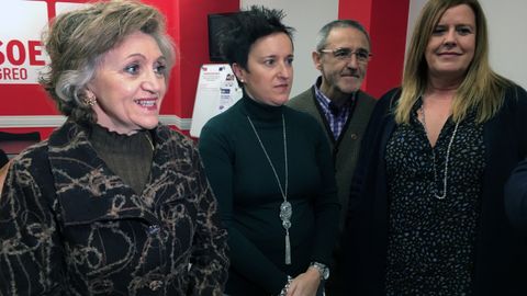 María Luisa Carcedo, María Fernández, Carmen Arbesú y Antonio Ríos, en Langreo