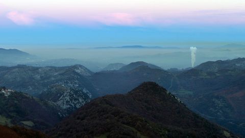 Nube de contaminacin sobre Oviedo