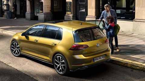 Este año está prevista la renovación de la referencia entre los compactos, el Golf de Volkswagen. De la séptima generación, que lleva varios años a la venta, se comercializaron 27.090 vehículos