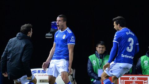 Gol Christian Fernandez Toche Alanis Numancia Real Oviedo Los Pajaritos.Bolaño, Toché y Alanís celebran el 2-3 frente al Numancia