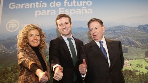 Teresa Mallada, Pablo Casado y Alfredo Canteli.