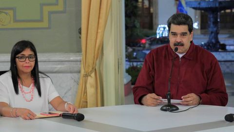 Nicols Maduro junto a la vicepresidenta Delcy Rodrguez
