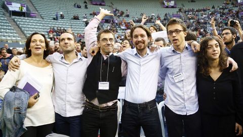 En la foto de la asamblea fundacional de Vistalegre, en octubre del 2014, Carolina Bescansa, Luis Alegre, Juan Carlos Monedero, Pablo Iglesias, igo Errejn y Tania Gonzlez.