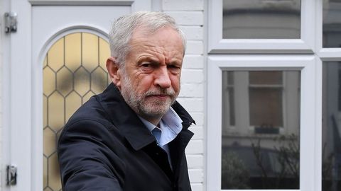 Partidarios de un segundo referendo pidieron a Corbyn un compromiso más firme.
