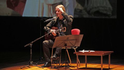 DAVID RUSSELL