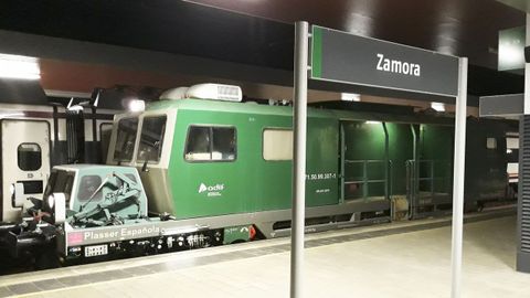 El tren auscultador del ADIF, en la estación de Zamora