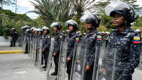 Miembros de la policía bolivariana en Venezuela