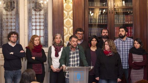 Sande y Vieito, a la izquierda, y Díaz Grandío, cuarto por la derecha