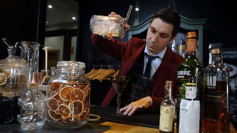 Errores Clásicos. El Pisco Sour, el Caruso y el Aperol Spritz son tres ejemplos de cócteles que suelen tomarse justo en situaciones opuestas a las recomendadas por sus características
