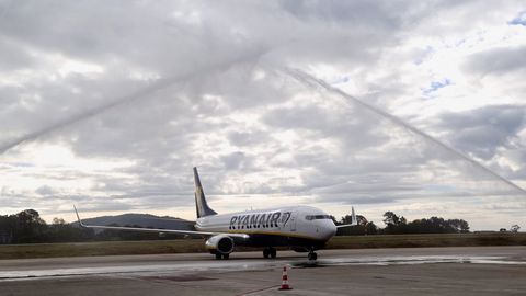 Vuelo inaugural Vigo-Edimburgo en el aeropuerto de Peinador en marzo de 2017