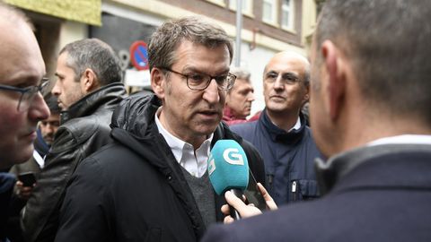 El presidente de la Xunta, recién llegado de su viaje a Estados Unidos, atiende a los medios