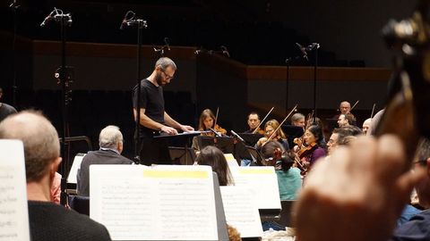 Dima Slobodeniouk dirige a la Orquesta Sinfónica de Galicia en la nueva grabación de Stravinski