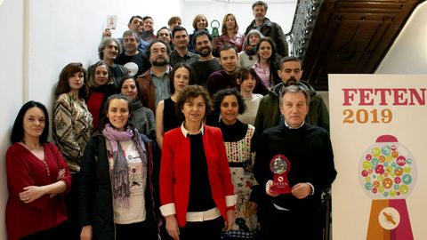 Foto de familia de la representacin asturiana en FETEN 2019 junto a la concejala de Cultura y los organizadores
