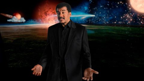 Neil deGrasse Tyson es el presentador de la serie Cosmos