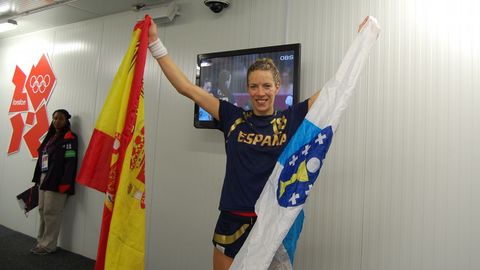 Begoña en el 2012 celebrando en Londres el bronce conseguido siendo capitana de la selección española de Balonmano