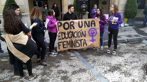 La concentración del 8-M, en la plaza del Ayuntamiento de Gijón
