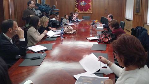 El presidente del Colegio de Mdicos de Asturias, Alejandro Braa, ofrece una rueda de prensa