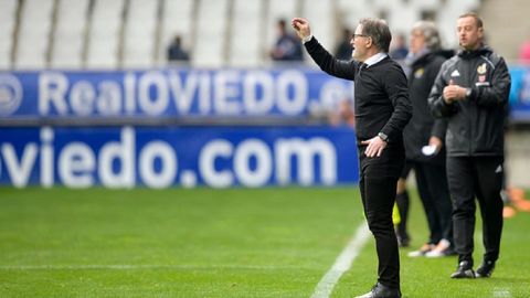 Juan Antonio Anquela durante el Oviedo-Nàstic
