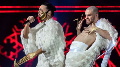 Conan Osiris, a la izquierda, interpreta el tema que representará a Portugal en Eurovisión 2019
