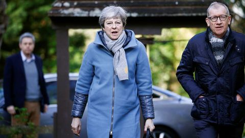 Theresa May, con su marido, el pasado día 24 de marzo a su llegada a un oficio religioso en High Wicombe