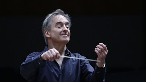 James Conlon, durante un ensayo con la Orquesta Sinfónica de Galicia