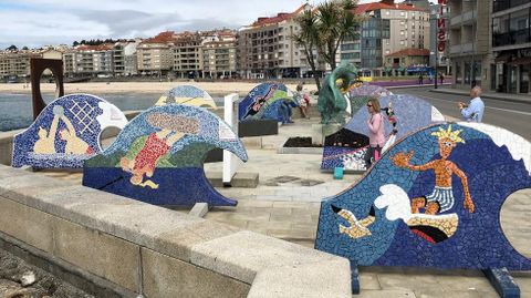 Los murales «Deportes acuáticos», ya en Sanxenxo