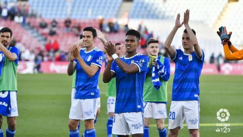 Los jugadores del Real Oviedo celebran la victoria ante el Almera