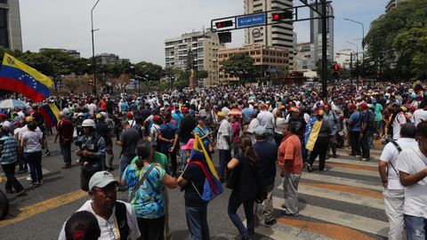 Cientos de manifestantes se han ido sumando a las manifestaciones convocadas en Caracas y en otros puntos del pas