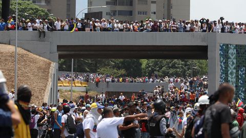 Opositores se manifiestan en las calles para expresar su rechazo al rgimen de Maduro