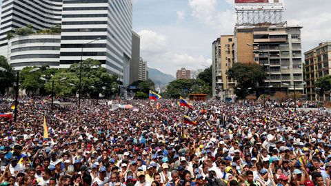 Vista general de la concentracin convocada en Caracas por la oposicin a Maduro