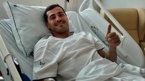 Iker Casillas public una imagen en sus redes sociales tras ser intervenido