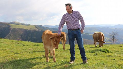 José Antonio Díaz González, ganadero en Os Ancares y presidente de la cooperativa A Carqueixa