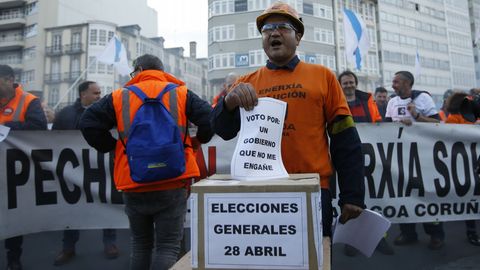 Los trabajadores de Alcoa en A Coruña se manifestaron el día que el estatuto quedó aparcado