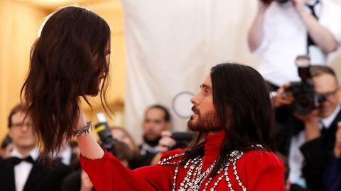 Jared Leto posó con una recreación de su cabeza