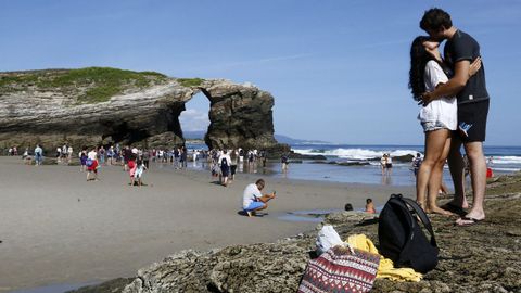 Playa de As Catedrais, una de las mejores playas del mundo