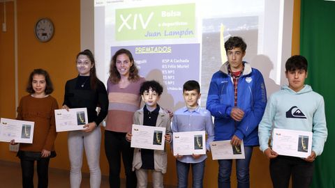 ENTREGA DE LAS BECAS JUAN LAMPON EN EL IES DE A POBRA, CON LA CHARLA DE LA NADADORA MARIA VILAS