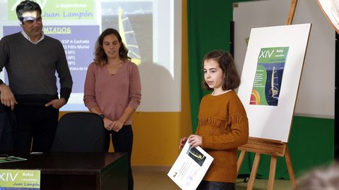 ENTREGA DE LAS BECAS JUAN LAMPON EN EL IES DE A POBRA, CON LA CHARLA DE LA NADADORA MARIA VILAS