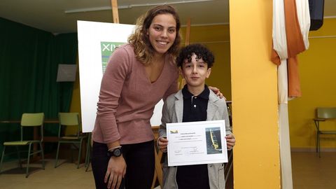 ENTREGA DE LAS BECAS JUAN LAMPON EN EL IES DE A POBRA, CON LA CHARLA DE LA NADADORA MARIA VILAS