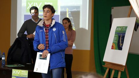ENTREGA DE LAS BECAS JUAN LAMPON EN EL IES DE A POBRA, CON LA CHARLA DE LA NADADORA MARIA VILAS